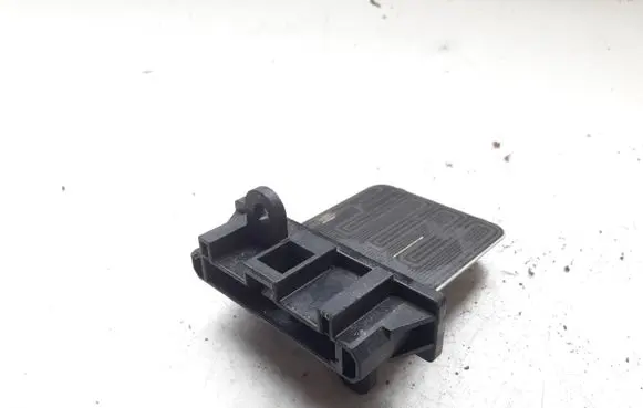 Nissan Almera N16 Heater blower fan relay 