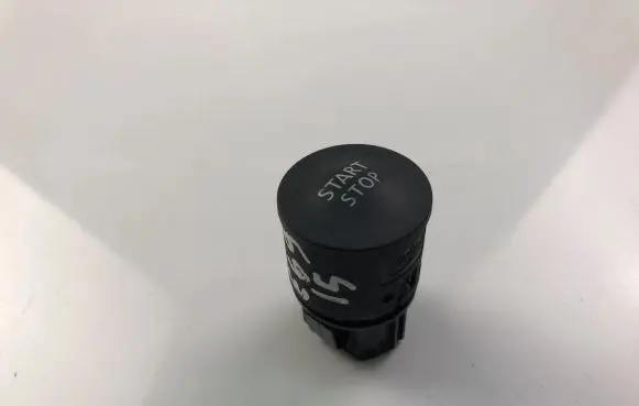 Renault Kadjar Other switches/knobs/shifts 503211R
