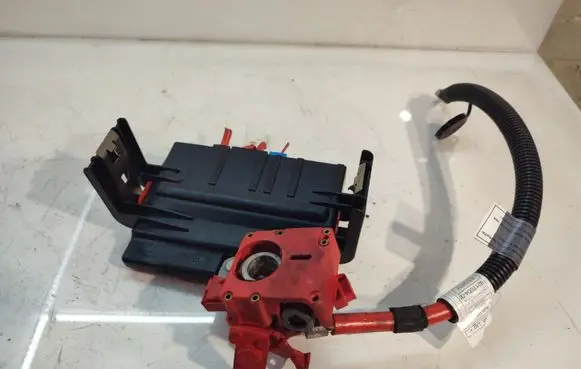 BMW X5 E70 Relay mounting block V4917895901
