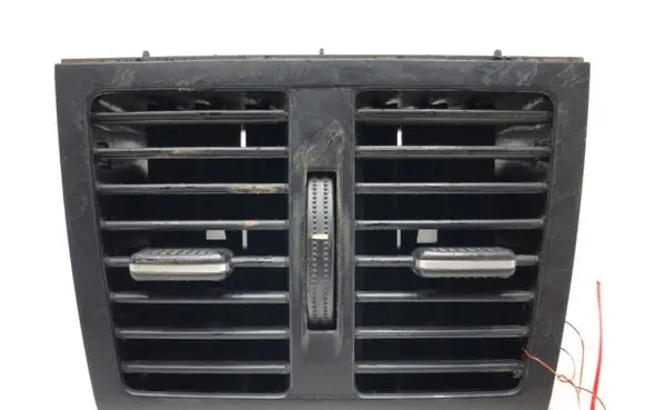 Opel Zafira B Rear air vent grill 