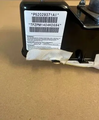 Fiat Freemont Passenger airbag P610549400EE10 W4D459SGAJF 6092565
