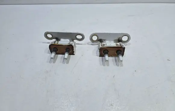 Lexus CT 200H Tailgate/trunk/boot hinge