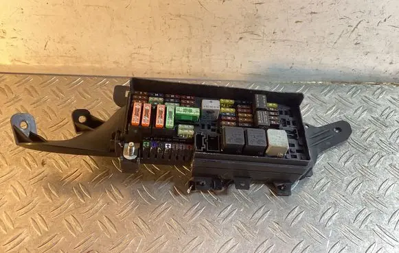 Mercedes-Benz GL X164 Fuse module A1645403372