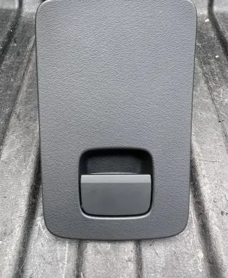Glove box
