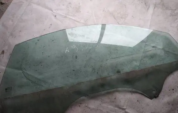 Opel Tigra B Front door window glass four-door as2