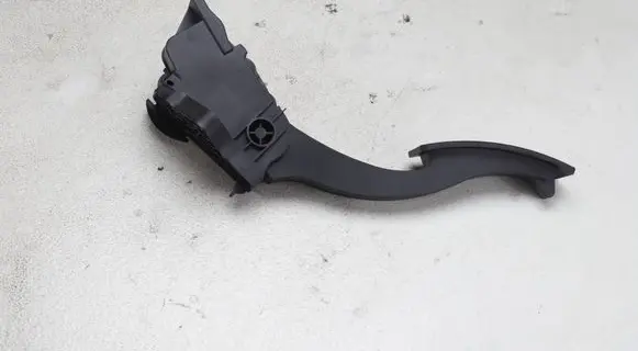 Mercedes-Benz CLA C117 X117 W117 Accelerator throttle pedal A2463001604