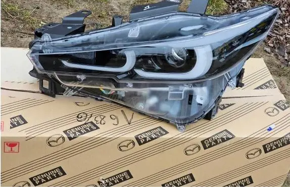 Mazda CX-5 II Headlight/headlamp