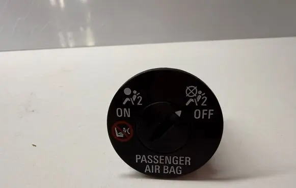 Opel Mokka Passenger airbag on/off switch 13577258 403R