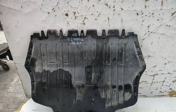 Volkswagen Touran I Engine splash shield/under tray 1K0625227
