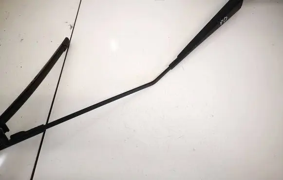 Front wiper blade arm