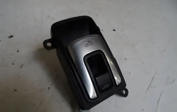 Volkswagen Eos Tailgate/trunk/boot open switch 
