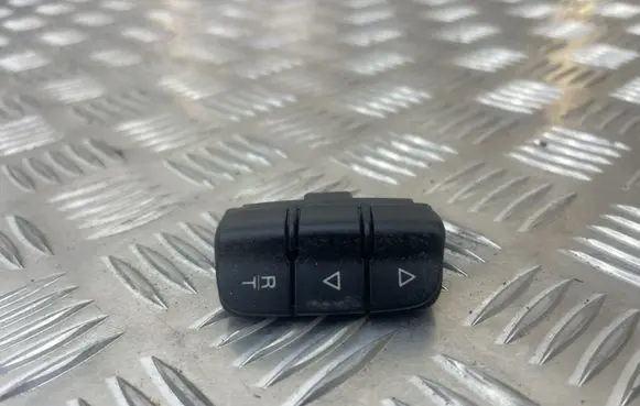Audi A6 Allroad C6 Steering wheel buttons/switches 8E0951527B