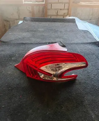 Peugeot 208 Rear/tail lights