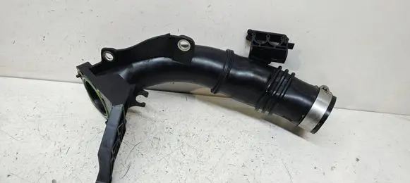 Volvo V60 Turbo air intake inlet pipe/hose 31361277