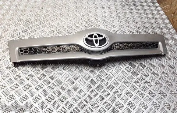 Toyota Corolla Verso E121 Front grill 531110f020