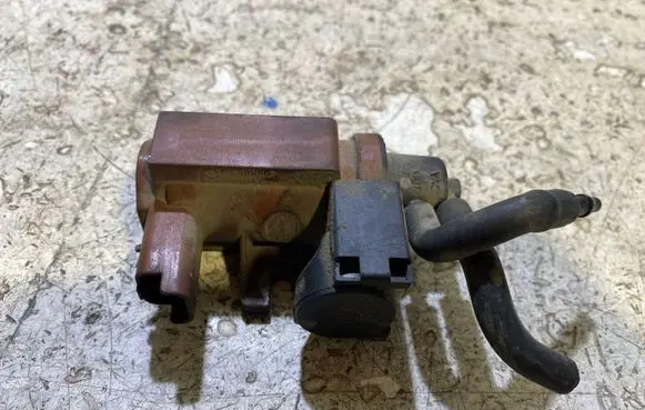 Volvo V50 Turbo solenoid valve 6G9Q9E882CA 70177100