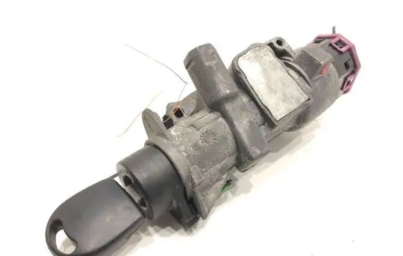 Volkswagen PASSAT B5 Ignition lock 4B0905851