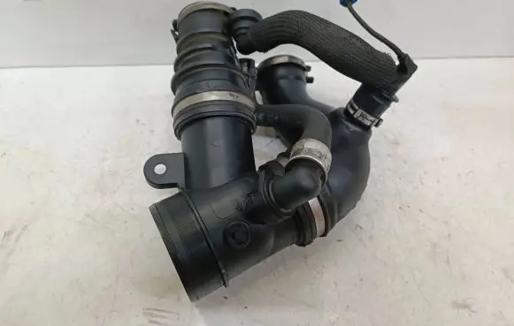 Air intake hose/pipe