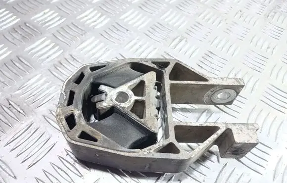 Ford Kuga I Engine mount bracket AV616P082AB