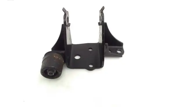 Engine mounting bracket