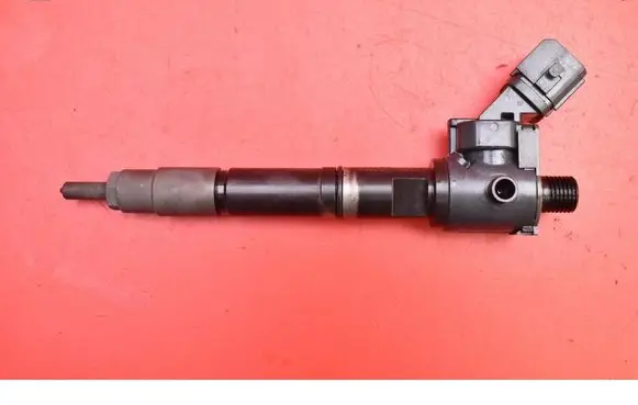 Volvo XC60 Fuel injector 31405404