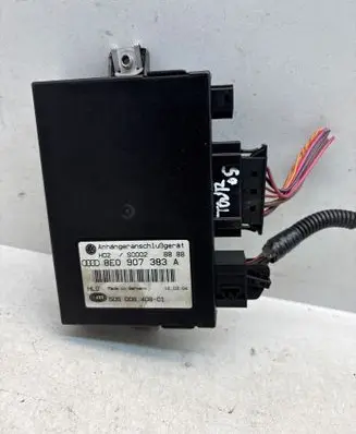 Volkswagen Touran I Tow bar trailer control unit/module 8E0907383A S0002 5DS00840801
