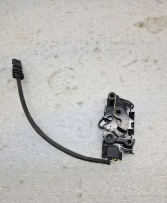 Volvo XC40 Engine bonnet/hood lock/catch 32277429