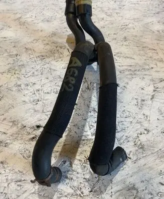 Coolant pipe/hose