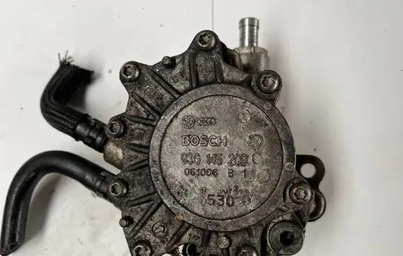 Volkswagen Touran I Vacuum pump 03G145209C 530180