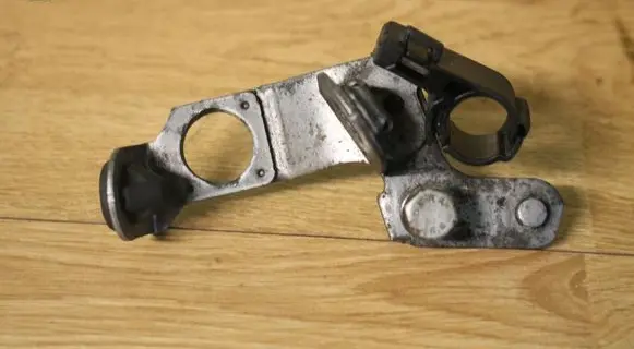 Volkswagen PASSAT B6 Engine mounting bracket 03G103941AH