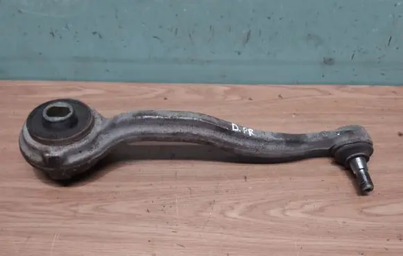 Mercedes-Benz C W204 Front lower control arm/wishbone