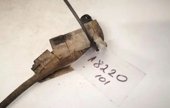 Ford Mondeo Mk III Windscreen/windshield washer pump