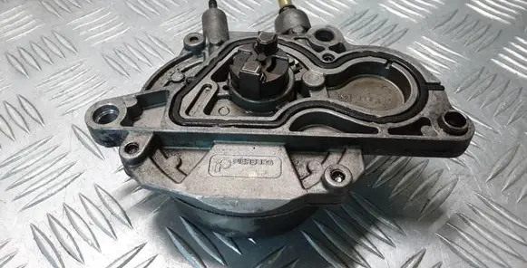 Opel Astra H Vacuum pump