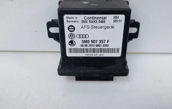 Volkswagen Jetta VI Light module LCM 5M0907357F