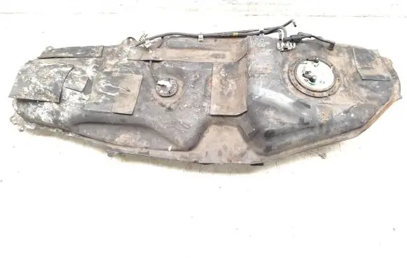 Toyota RAV 4 (XA40) Fuel tank 
