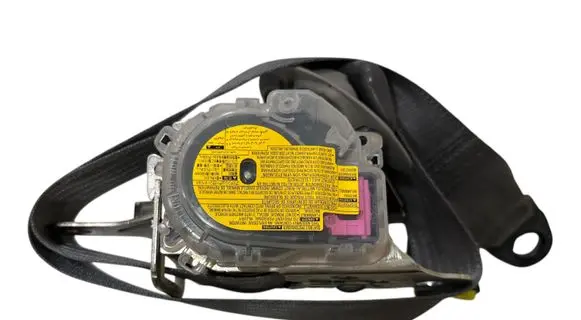 Toyota Prius (XW20) Front seatbelt 7L7220P 029840