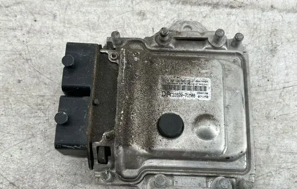 Suzuki SX4 Engine control unit/module 0261S06683 3392071M00