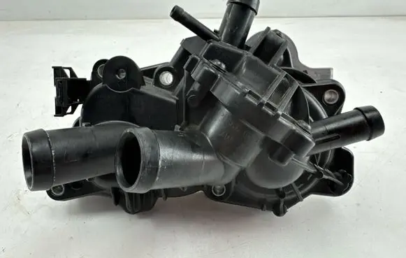 Volkswagen Golf VIII Water pump 04E121600CC 04E121042
