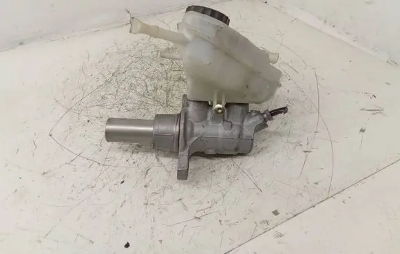 Mercedes-Benz C W205 Master brake cylinder A2054300002 03350891201