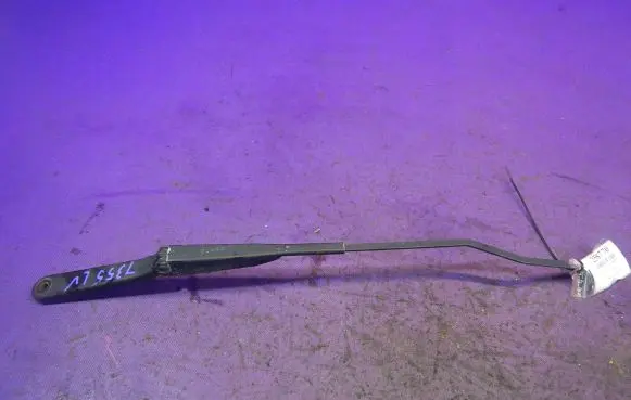 Citroen Berlingo Front wiper blade arm