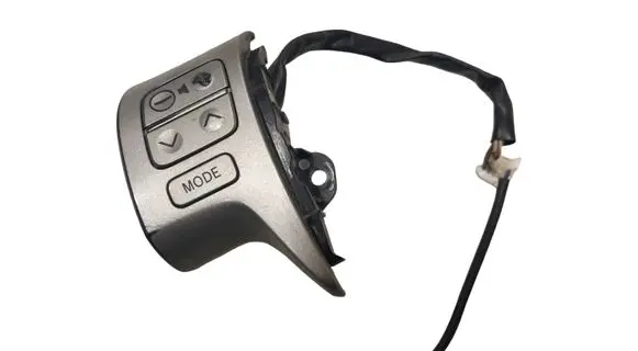 Toyota Auris 150 Steering wheel buttons/switches 