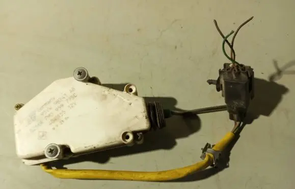 Seat Alhambra (Mk1) Central locking motor 7M0959775C 404155 95VW9B241AB