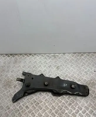 Volvo XC90 Fender mounting bracket 31391778