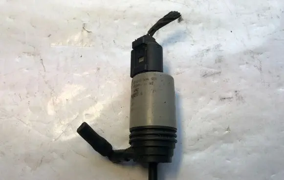 BMW 5 E60 E61 Windscreen/windshield washer pump 6934159 67126934159 23557610