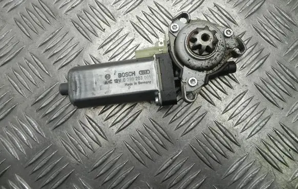 Mercedes-Benz C AMG W204 Seat adjustment motor 820289224 V1041