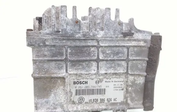 Volkswagen Polo III 6N 6N2 6NF Engine control unit/module 0261203744 030906026AC
