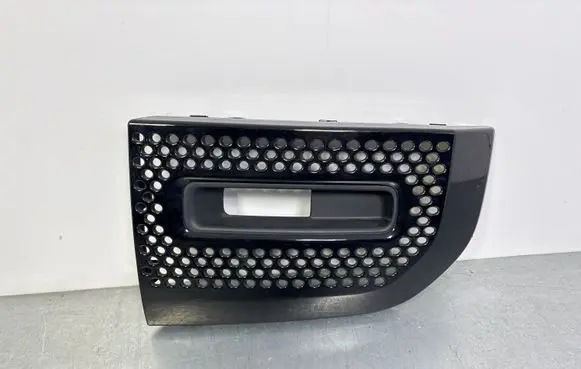 Land Rover Defender Front bumper lower grill L8B215B217A