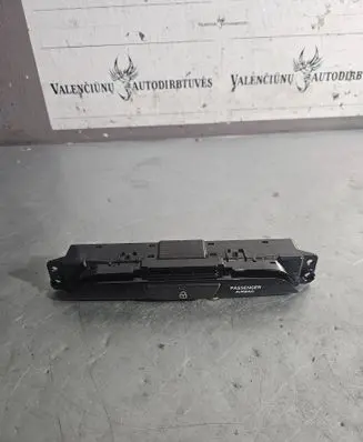 Hyundai i30 Central locking switch button 93770G4000 1901300000577
