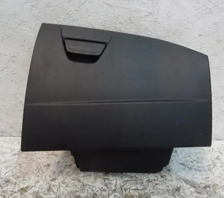 Ford Focus Glove box BM51A06044