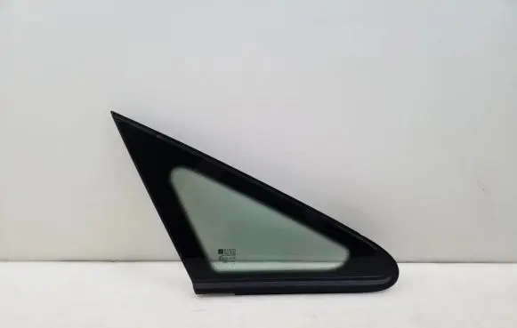 Opel Zafira B Front triangle window/glass 13123921